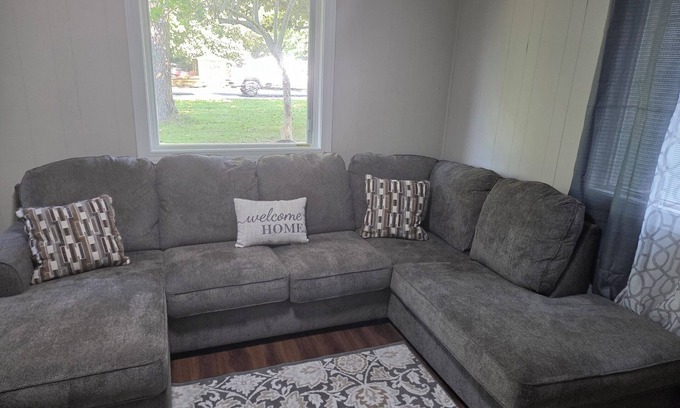 Gold Rock House | Cozy 2-bedroom house in charming Elm City with WiFi, ACnWilison/Raleigh house