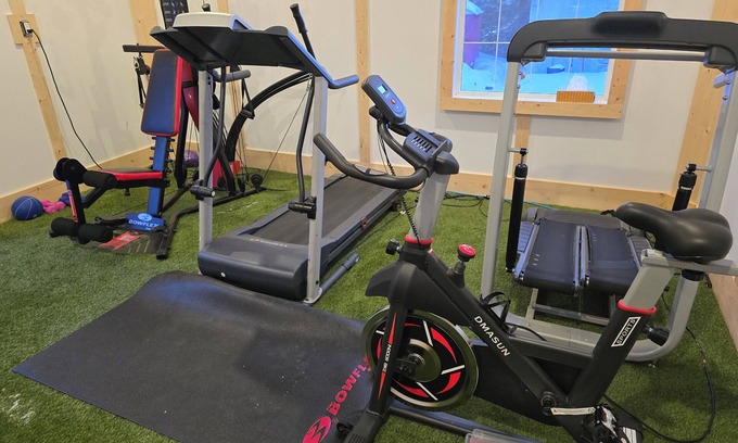 Nipawin House | Cozy 2 bedroom next to golf course