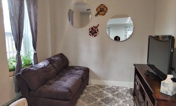 Sharon Hill Apartment | Cozy 2 bedroom suite