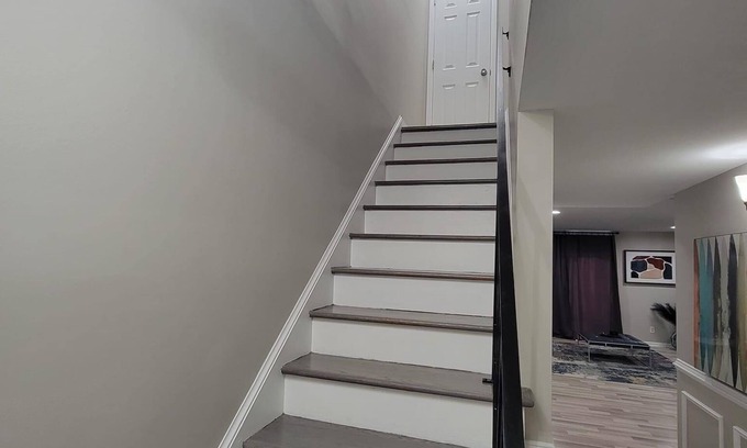 Petersburg House | Cozy 2-bedroom townhome in charming Petersburg with WiFi and lake view