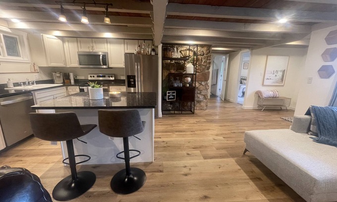 Osage Beach Cottage | Cozy 2-BR lake view house with hot tub!