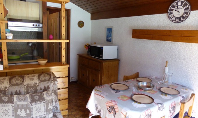 Les Contamines-Montjoie Apartment | Cozy 2-Room Apartment for 4 at Hameaux du Lay with Balcony & Pool Access, Near Ski Lifts