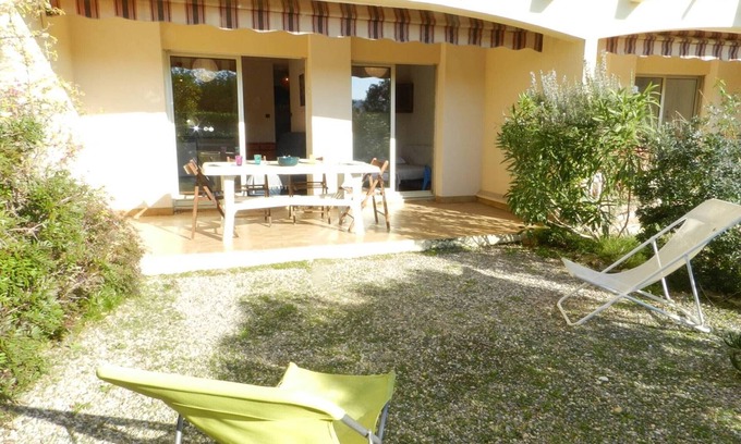 La Faviere Apartment | Cozy 2-Room Apartment with Garden Terrace, 250m from Beach, Private Garage – Sleeps 4!