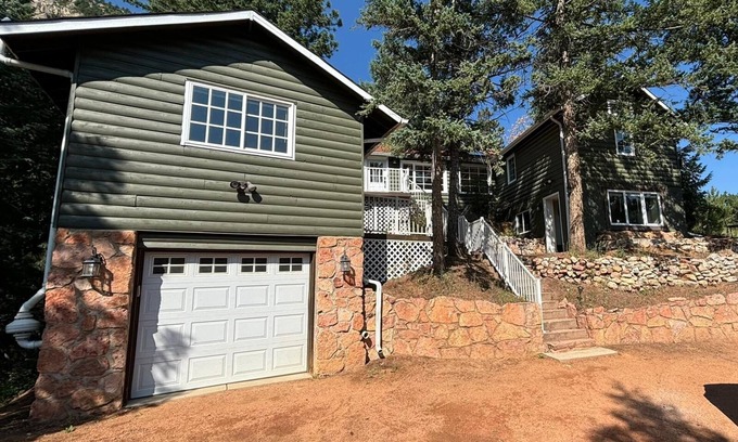 Green Mountain Falls Cabin | Cozy 2 story with two separate spaces in Green Mountain Falls with WiFi.