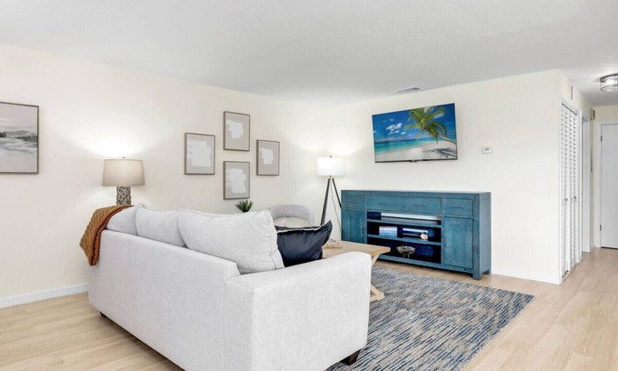 Cypress Lake Condo | Cozy 2BR Condo: Pool, Shuffleboard, Tiki Hut & Beach Proximity!