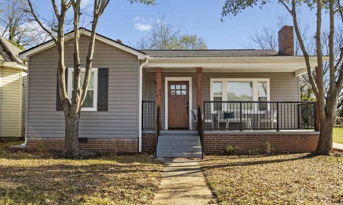 Dunean House | Cozy 2BR Retreat: Pets, Near Arena & Parks