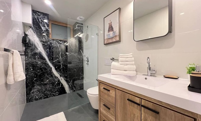 Gowanus Apartment | Cozy 3-bedroom Apartment Brooklyn
