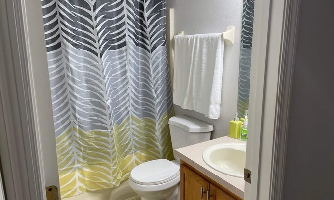 Sunset Ridge House | Cozy 3-bedroom house with AC and WiFi in fantastic Davenport
