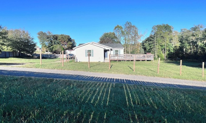 Conover House | Cozy 3-bedroom house with large deck and in charming Conover on family farm.