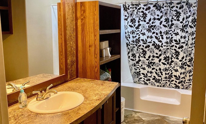 Forks House | Cozy 3-Bedroom Retreat in Forks, WA – Your Tranquil Hideaway Awaits!