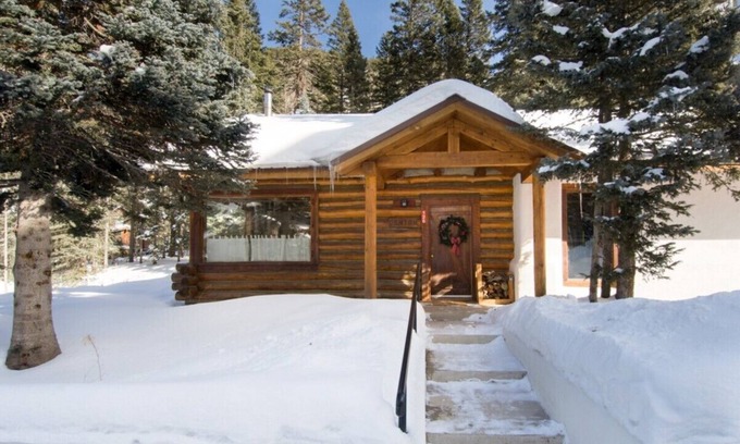 Taos Ski Valley Cabin | Cozy 3-bedroom cabin in charming Taos Ski Valley with WiFi