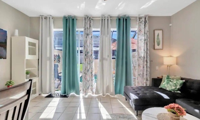 Windsor Palms House | Cozy 3 Bedroom Villa Just 4 Miles from Disney - Sleeps 7