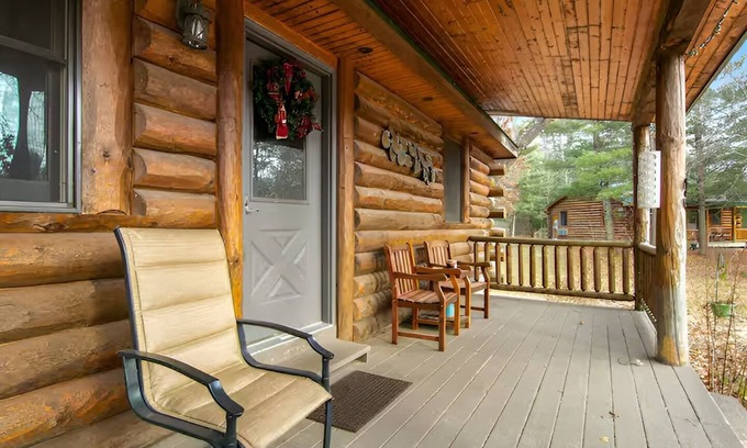 New Lisbon Cabin | Cozy 3 out of 7 cabin in tranquil New Lisbon