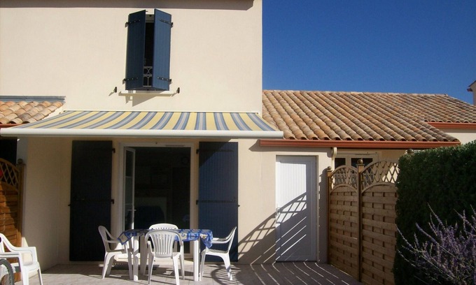 Bretignolles-sur-Mer House | Cozy 3-Room House with Pool, 100m from Beach in Bretignolles-sur-Mer, Sleeps 4