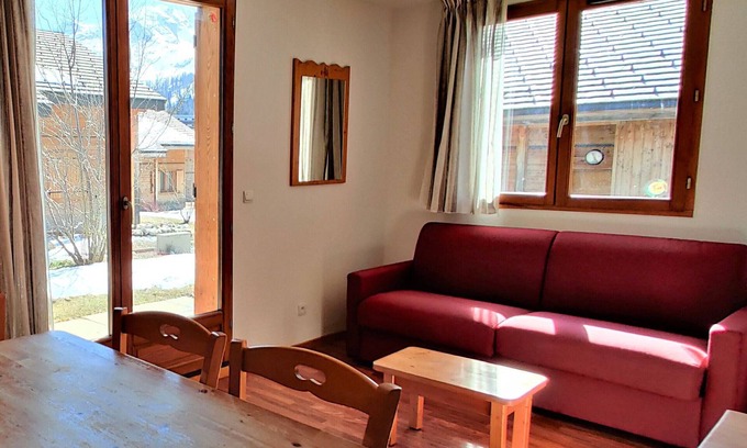 Saint-Etienne-en-Devoluy Ski Chalet | Cozy 3-Room Duplex Chalet with Heated Pool Access in Résidence Le Hameau du Puy, Superdevoluy