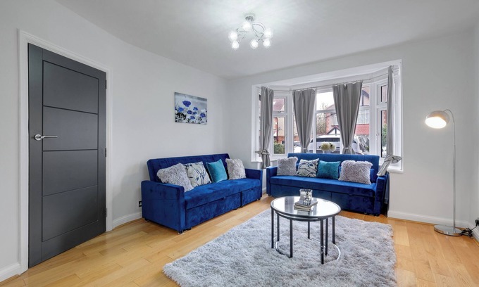 Preston House | Cozy 3BR Family Retreat | Secluded Garden Near Wembley Stadium