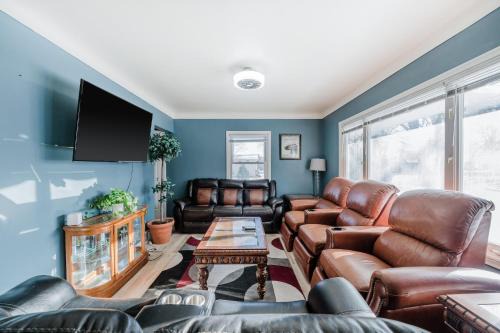 Oakdale Apartment | Cozy 3BR Home in Oakdale with BBQ & Private Patio!