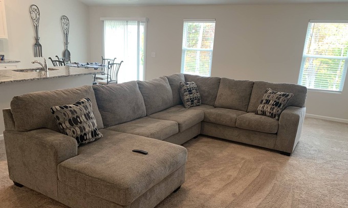 Greensboro House | Cozy 3BR House 15mins to A&T, UNCG, Cone Hospital