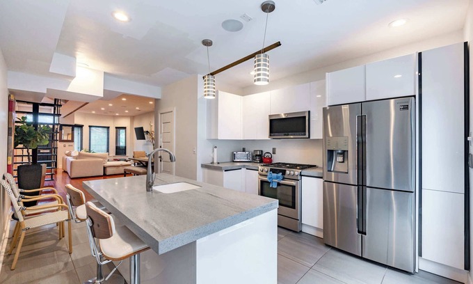 Shaw House | Cozy 3BR Townhouse - Heart of Washington DC
