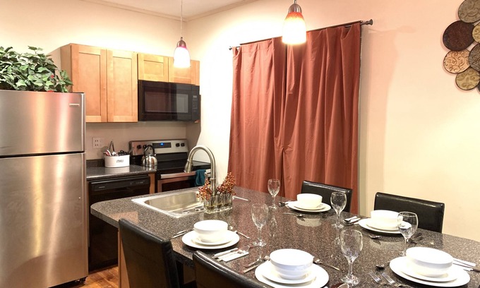 Niagara Falls House | Cozy 4 Bedroom Home Accommodates 10 in Niagara - USA