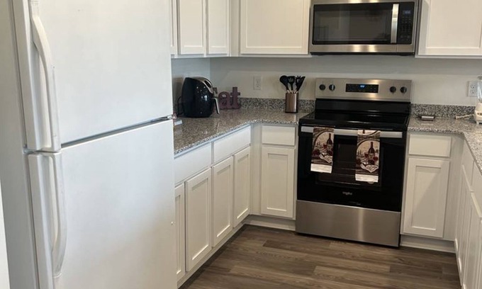 Florence House | Cozy 4-bedroom house with WiFi, AC in charming Florence