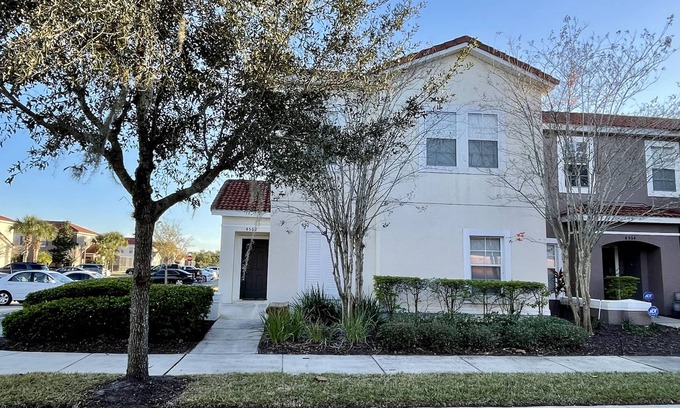 Bellavida House | Cozy 4 Bedroom w/ Pool Close to Disney 4562