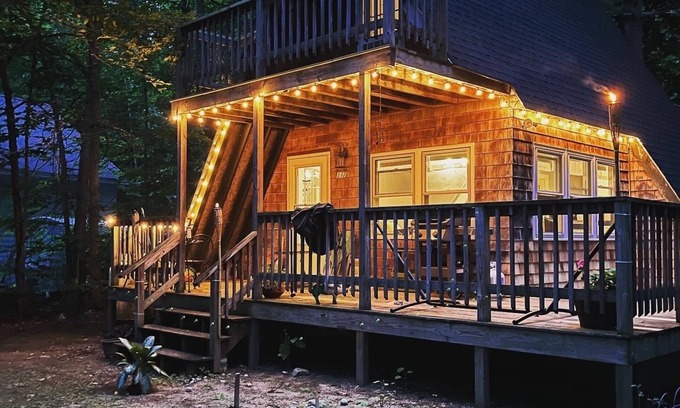 Naples Cabin | Cozy A frame cabin minutes from Sebago Lake and the Naples Causeway