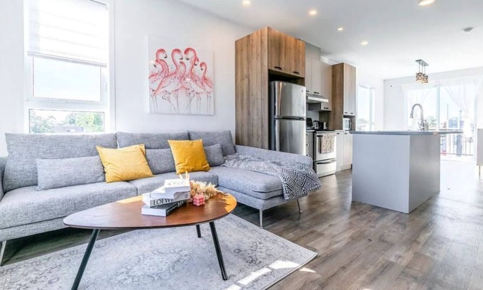 Longueuil Condo | Cozy and charming 3BDR, Longueuil free parking