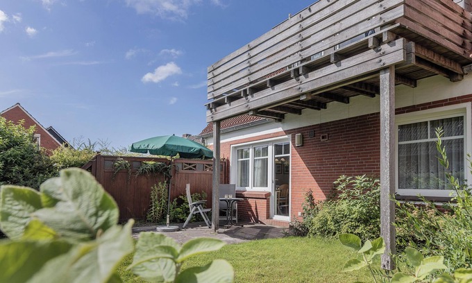 Harlesiel Apartment | Cozy and friendly: The ground floor apartment is nicely secluded been teaching