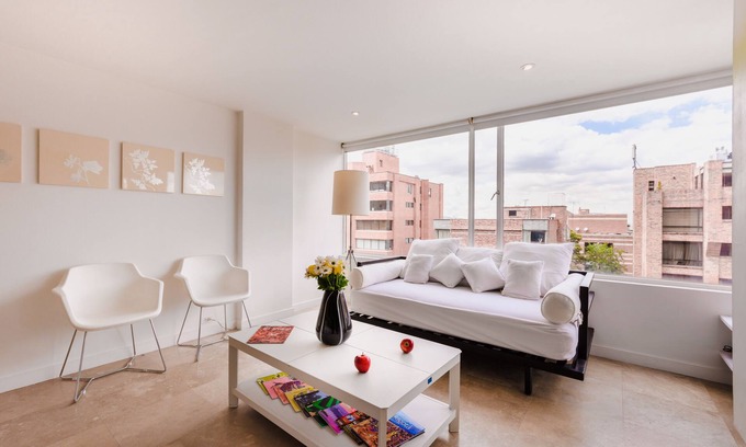 Financial District Apartment | Cozy and Modern TRENDY! Best restaurants in the city ZONA G