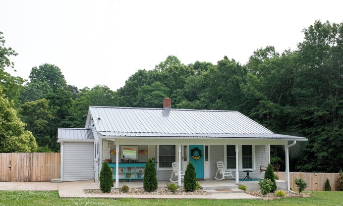 Forest City House | Cozy and Peaceful Cottage