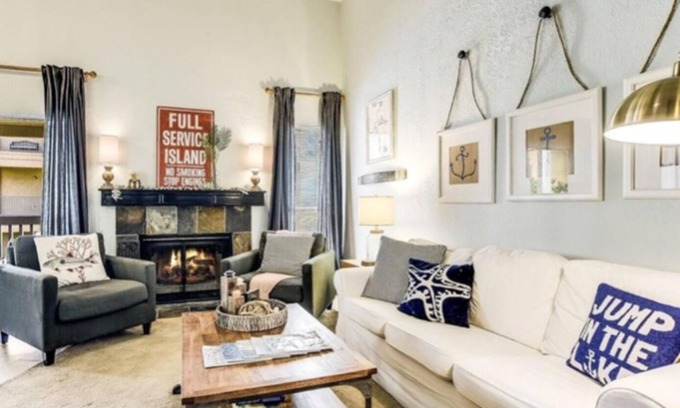 Horseshoe Bay Condo | Cozy and Quaint Condo water view