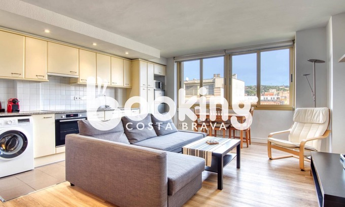Sant Feliu de Guixols Apartment | Cozy apartment in the very heart of Sant Feliu, next to the beach