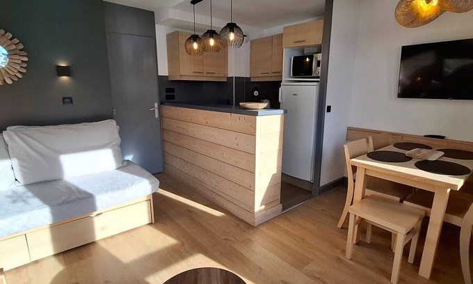 Plagne 1800 Apartment | Cozy apartment in Plagne 1800, 4-5 guests, pool access