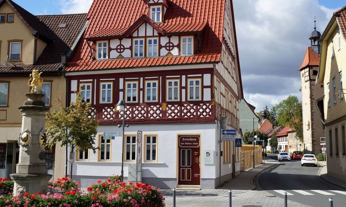 Bad Rodach Apartment | Cozy apartment (56sqm) with a view of the historic Bad Rodach market