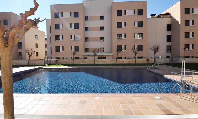 Lloret de Mar Apartment | Cozy Apartment - A/C, 300m from Beach, Pool & Parking in Lloret de Mar
