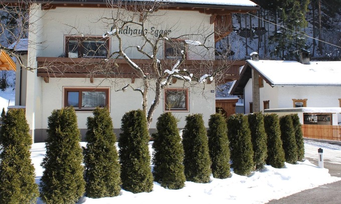 Zell am Ziller Apartment | Cozy Apartment in Tyrol with Balcony