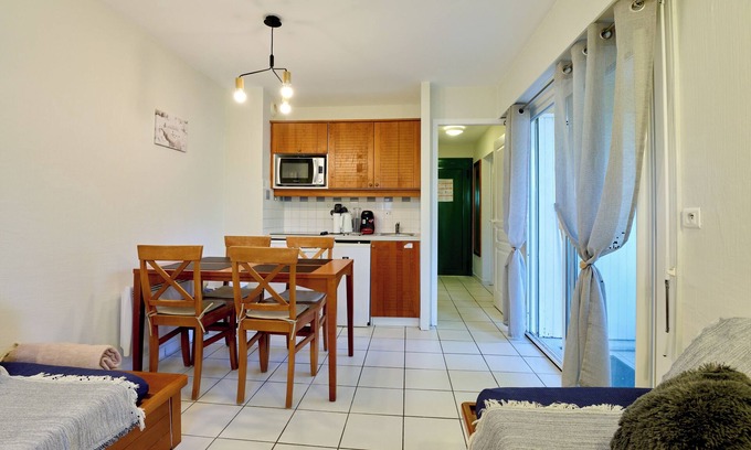 Maubuisson Apartment | Cozy apartment between lake and ocean – Terrace & shared pool in Carcans-Maubuisson