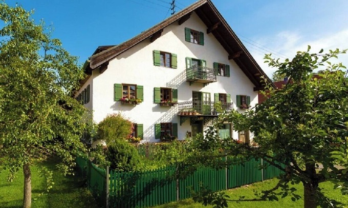 Unterammergau Apartment | Cozy Apartment "Ferienwohnung Filser" with Mountain View, Wi-Fi & Balcony; Parking Available