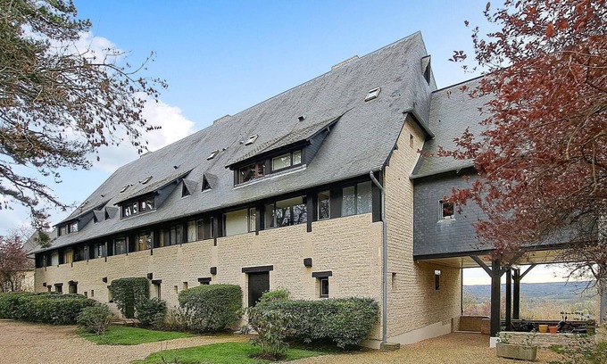 Tourgeville Apartment | Cozy apartment in Tourgéville with WiFi