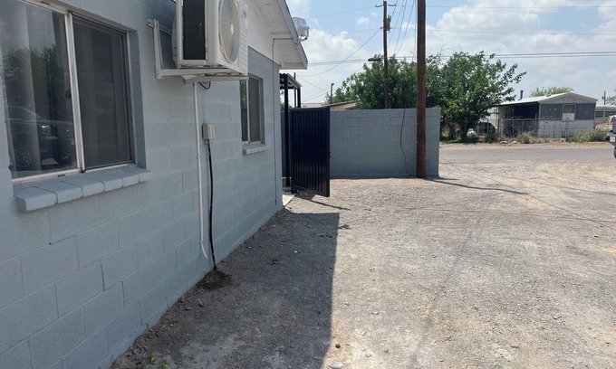 Redford Apartment | Cozy apartment in welcoming Presidio with WiFi, AC