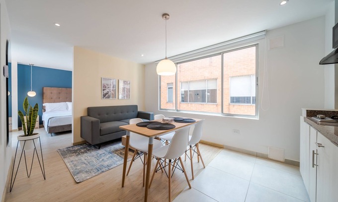 Financial District Apartment | Cozy Apartment in Zona G with Laundry Facilities