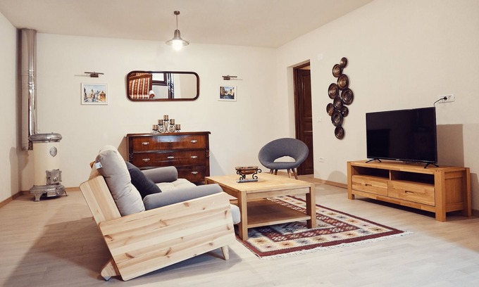 Brasov Apartment | Cozy apartment is a situated Schei, the old Romanian district of Brasov.