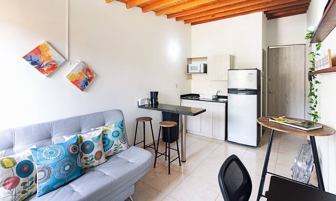 La America Apartment | Cozy Apartment Medellin View Graffitour Comuna 13