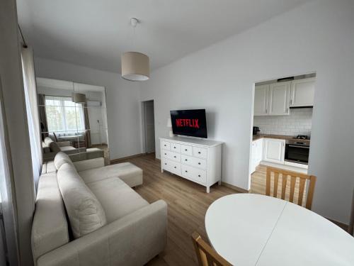 Sielce Apartment | Cozy Apartment near Łazienki Royal Park