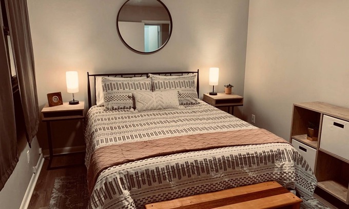Snohomish Apartment | Cozy Apartment w/Air Conditioning, Smart TV, Covered Parking