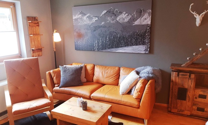 Hochkrimml Apartment | Cozy apartment with mountain views and close to the slopes