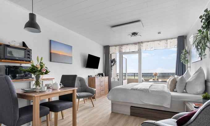 Wendtorfer Strand Apartment | Cozy Apartment with Stunning Views in Marina Wendtorf