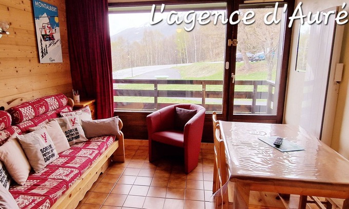 Montalbert Apartment | Cozy Apt for 6, Near Slopes & Shops, Balcony, Mountain View, Fully Equipped Kitchen, 2 Bathrooms