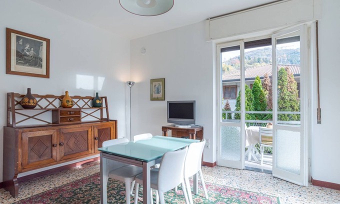 Barni Apartment | Cozy apt with 2 bedrooms, balcony!